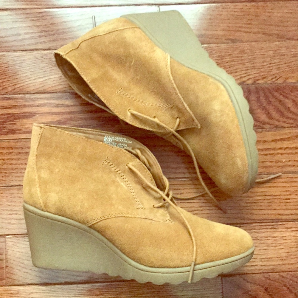 White mountain tan booties 8.5